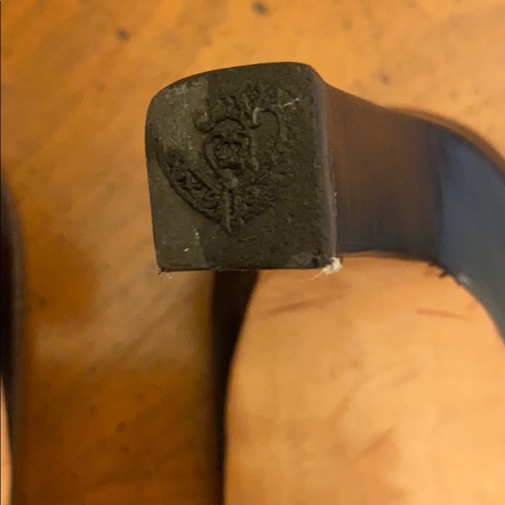 Brighton leather shoe w/2" heels 8 M - Picture 5 of 6